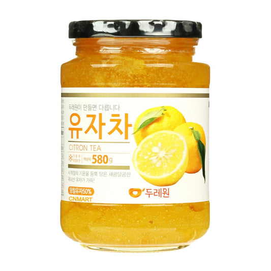 Dooraeone traditional Korean citron tea preserve 580g in a glass jar with sliced citron fruit and yellow citrus spread.